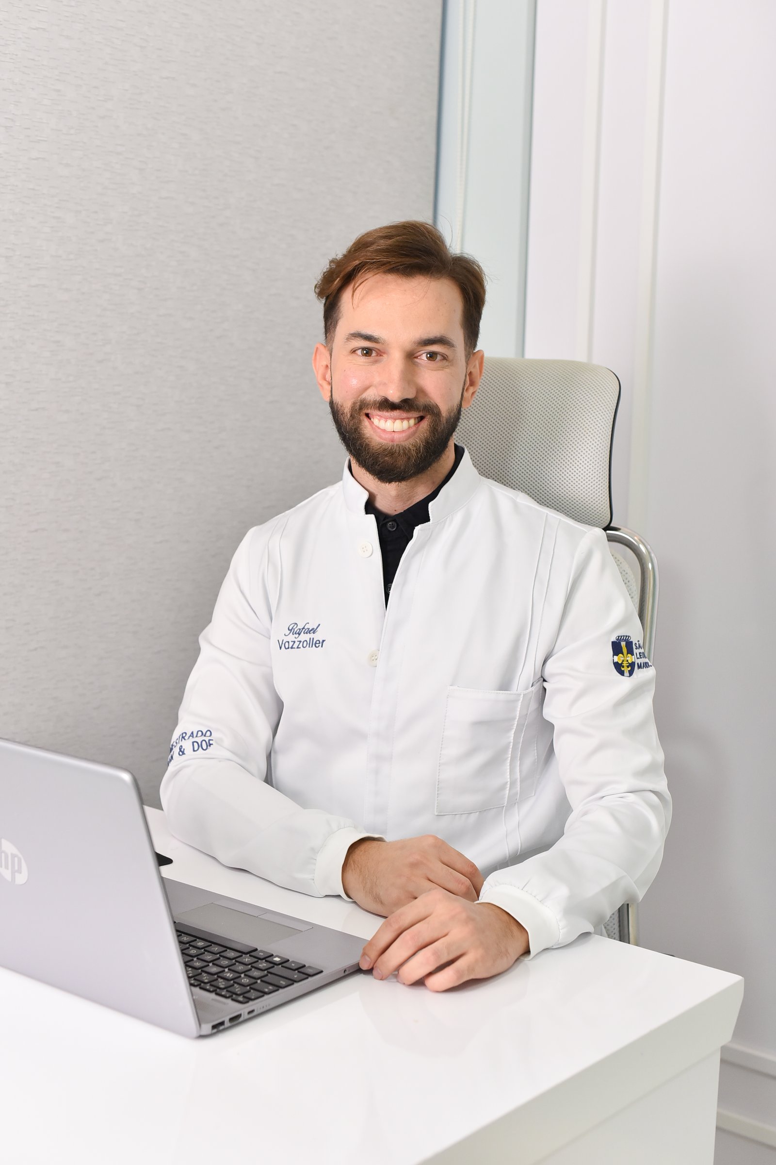 Dr. Rafael M S Vazzoller - Implantodontista e Periodontista Palmas